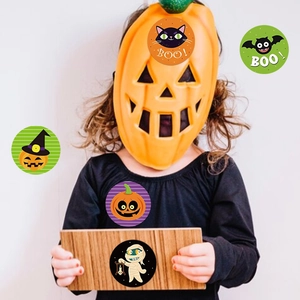 Rouleau de 500 autocollants d'Halloween pour enfants avec citrouilles et chats