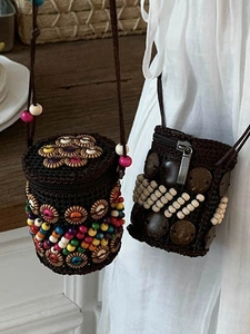 Petit sac bohème en tricot avec bouton en noix de coco et perles colorées à bandoulière
