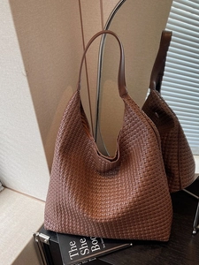 Retro Woven PU Leather Underarm Tote Bag For Women Large Capacity Urban Simple Casual Daily Commuting Shoulder Bag Handbag