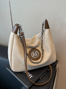 Modern PU Leather Hobo Shoulder Bag For Women Minimalist Crossbody Bag With Chain Strap Round Metal Letter M Decor