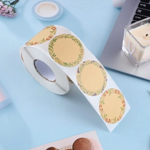 Détails d'étiquettes kraft à motifs floraux pour emballage de pâtisserie et déco