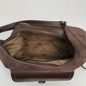 Borsa a tracolla classica in pelle oliata marrone scuro con grande capacità e zip