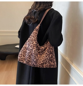 Hobo shoulder bag featuring classic leopard print and spacious interior for daily use