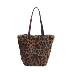 Chic leopard print faux fur tote bag with brown leather straps for autumn winter