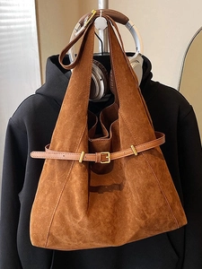 Sac fourre-tout en cuir dépoli marron avec boucle dorée et bandoulière rétro spacieuse