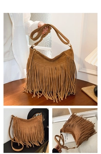 Vue détaillée du sac en daim marron avec franges bohèmes et boucles métalliques