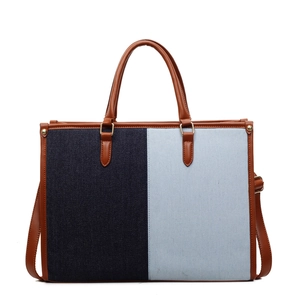 Borsa tote estiva in denim bicolore con manici e tracolla in pelle marrone
