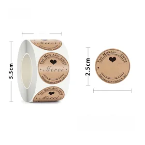 Detailed view of round kraft stickers with Merci text and 2.5cm diameter measurements