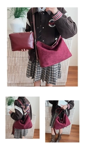 Dettaglio del set borsa tote bordeaux in finta pelle scamosciata con pochette coordinata