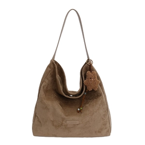 Sac fourre-tout en daim marron avec breloque étoile en peluche et logo PANTOR