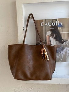 Grand sac fourre-tout marron en similicuir vintage avec pompon en perles pour femmes