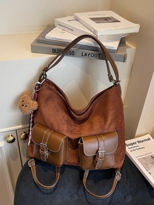 Retro brown large capacity tote bag in suede with double front pockets and bear charm