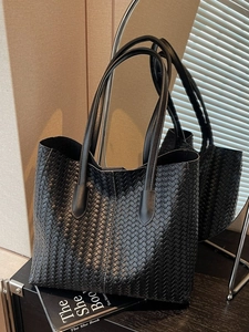 Sac Cabas en Cuir PU Tissé pour Femmes Grande Capacité Sac à Épaule Rétro Mode Polyvalent Sac Sous le Bras Tissé à la Main