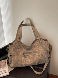Sac fourre-tout rétro grande capacité en cuir mat marron foncé avec bandoulière réglable