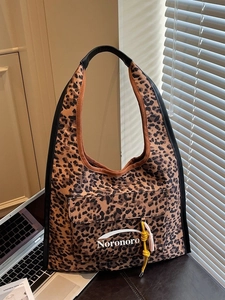 Borsa Tote in Camoscio con Stampa Leopardata Donna Grande Capacità Borsa a Tracolla Hobo Con Pendente Nappina per il Pendolarismo