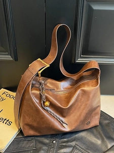 Sac Fourre-tout en Cuir PU Vintage Grande Capacité Sac à Épaule Hobo Femme Minimaliste Couleur Unie Sac de Shopping Avec Charme