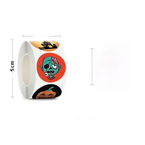 Vista dettagliata del rotolo di adesivi Halloween da 3,8 cm con zucche e fantasmi