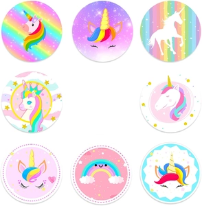 Detail von 8 verschiedenen Einhorn- und Regenbogen-Belohnungsaufklebern für Kinder in Pastell