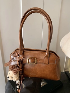 Borsa a Conchiglia in Pelle PU Retrò per Donna Borsa a Tracolla Con Ciondolo a Orso Minimalista Vintage Tinta Unita Borsa da Giorno