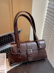 Sac Sous le Bras en Cuir PU Vintage pour Femmes Mode Boucle de Rivet Sac à Bandoulière Couleur Unie Sac à Main Quotidien