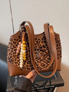 Women's Leopard Print Patchwork Tote Bag Retro Bowknot Heart Pendant Shoulder Bag Underarm Bag For Commuting Everyday Use