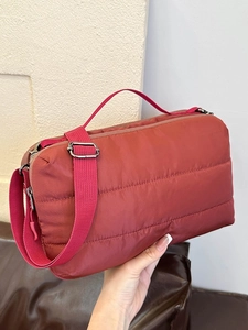 Sac Bandoulière Matelassé Léger pour Femme Sac à Épaule Rembourré Doux Sac Fourre-tout Uni avec Bandoulière Réglable