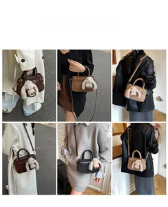 Sac à bandoulière style français avec pendentif lapin en divers scénarios d'utilisation