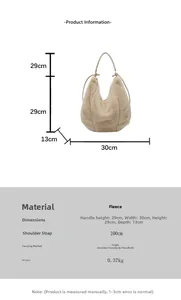 Tableau des tailles du sac cabas en peluche 30x29x13cm avec détails de la bandoulière