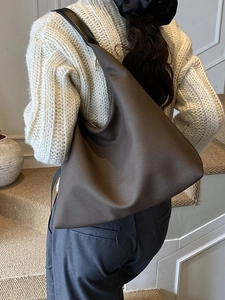 Vintage braune große Leder-Tragetasche mit asymmetrischem Design für den Alltag