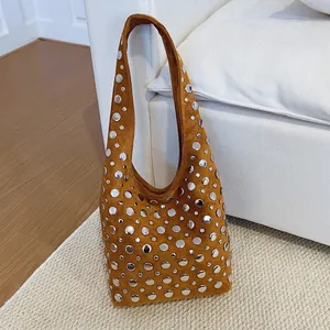 Vintage Studded Hobo Bag For Women Punk Style PU Leather Bucket Shoulder Bag With Silver Rivet Casual Underarm Commuter Bag