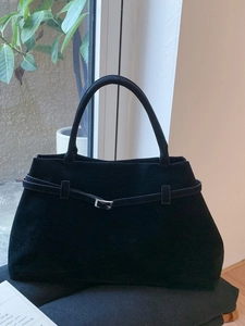 Sac fourre-tout rétro noir mat avec boucle et design minimaliste grande capacité