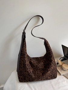 Retro leopard print tote bag with brown leather strap and large capacity for women