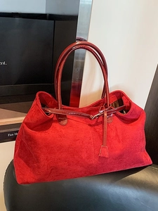 Retro large red suede tote bag for women with polished leather straps and vintage style