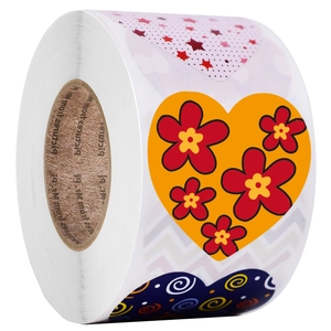 Roll of 500 heart-shaped Valentine stickers with 8 floral and starry patterns for gift decor