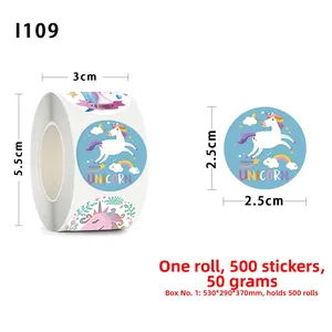 Vue détaillée de 500 autocollants licorne par rouleau avec mesures de 2,5 cm de diamètre