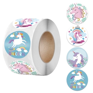Rouleau de 500 autocollants licorne pour récompenses avec arc-en-ciel et étoiles pastel