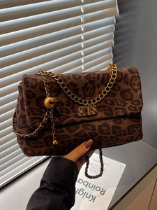 Vintage Leopard Print PU Leather Shoulder Bag For Women Large Capacity Messenger Underarm Bag With Chain Metal Lock Closure