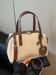 Sac à Main Boston Shell en Cuir PU pour Femmes Design Patchwork Surpiqûres Sac Bandoulière Minimaliste Urbain Polyvalent