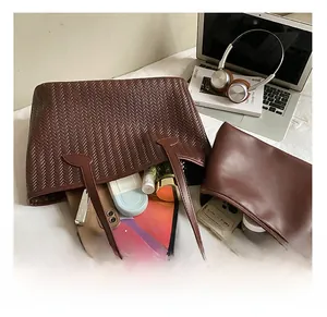 Détails du grand sac cabas tissé marron foncé avec compartiments pour ordinateur portable