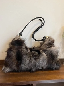 Women Fashion Plush Underarm Bag Chic Spliced Long Faux Fur Shoulder Bag Soft Temperament Handbag Crossbody Bag For Winter Daily Outfits