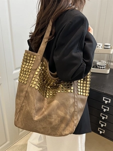Grand Sac Cabas Femme Vintage en Cuir PU Avec Clous Dorés Sac à Bandoulière Style Biker Vieilli Sac à Main Rue