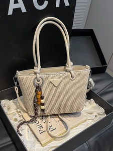 Vintage Women PU Leather Pleated Bucket Bag Rhombic Stitching Fashion Shoulder Bag With Beaded Pendant Daily Commute Handbag