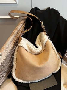 Borsa tote vintage in pelle scamosciata con finiture in shearling bianco e tracolla