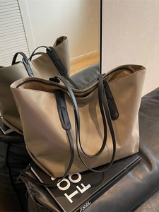 Sac Cabas en Tissu Oxford Grande Capacité pour Femmes Tendance de Rue Couleur Unie Sac à Bandoulière pour Trajet École Voyage Casual