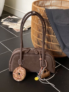 Large capacity dark brown matte shoulder bag with stylish plush donut pendant and charms