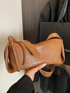 Sac Baguette Mode pour Femmes en Cuir PU Sac Bandoulière avec Détails de Surpiqûres Sac à Main Décontracté pour le Quotidien