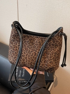 Vintage Leopard Print PU Leather Tote Bag For Women Large Capacity Shoulder Bag With Drawstring Casual Commuter Hobo Handbag
