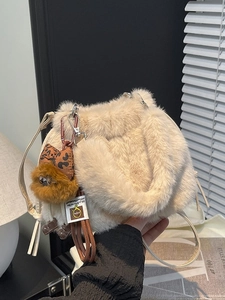 Women Stylish Faux Fur Plush Bucket Bag Winter Commuter Handheld Crossbody Bag With Detachable Leopard Print Doll Pendant