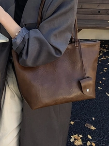 Vintage σκούρα καφέ δερμάτινη τσάντα tote με μεγάλη χωρητικότητα και ιμάντες ώμου