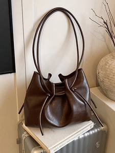 Minimalistische kaffeebraune Shopper-Tasche aus Kunstleder mit Kordelzug für den Alltag